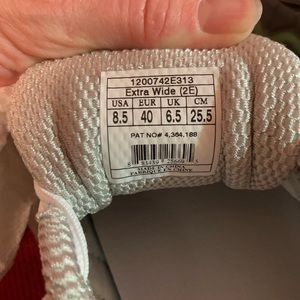 Brooks Ariel 8.5 2E (extra wide)